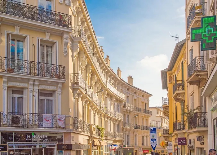 2Mn Monaco - Hypercentre - Appartement Renove - Bn